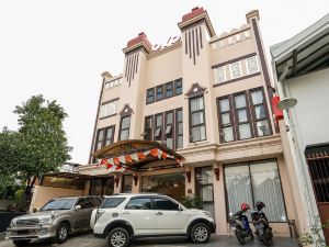 OYO 240 Audah Sevana Syariah Hotel