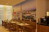H4 Hotel München Messe - breakfast