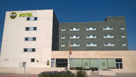 B&B HOTEL Madrid Aeropuerto T1 T2 T3