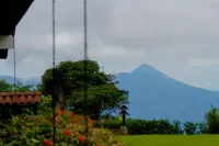 Villa Blanca Cloud Forest Hotel & Retreat - Mountain view