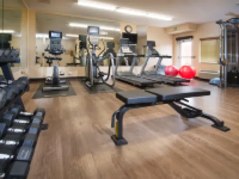 キャンドルウッド スイーツ ウェイク フォレスト ラーレイ エリア by IHG ウェイクフォレストのホテル