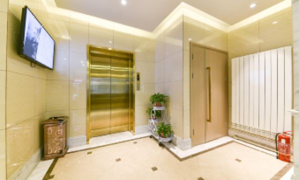 Jinjiang Inn Select (Harbin Central Avenue Pedestrian Street Airport Bus Station)