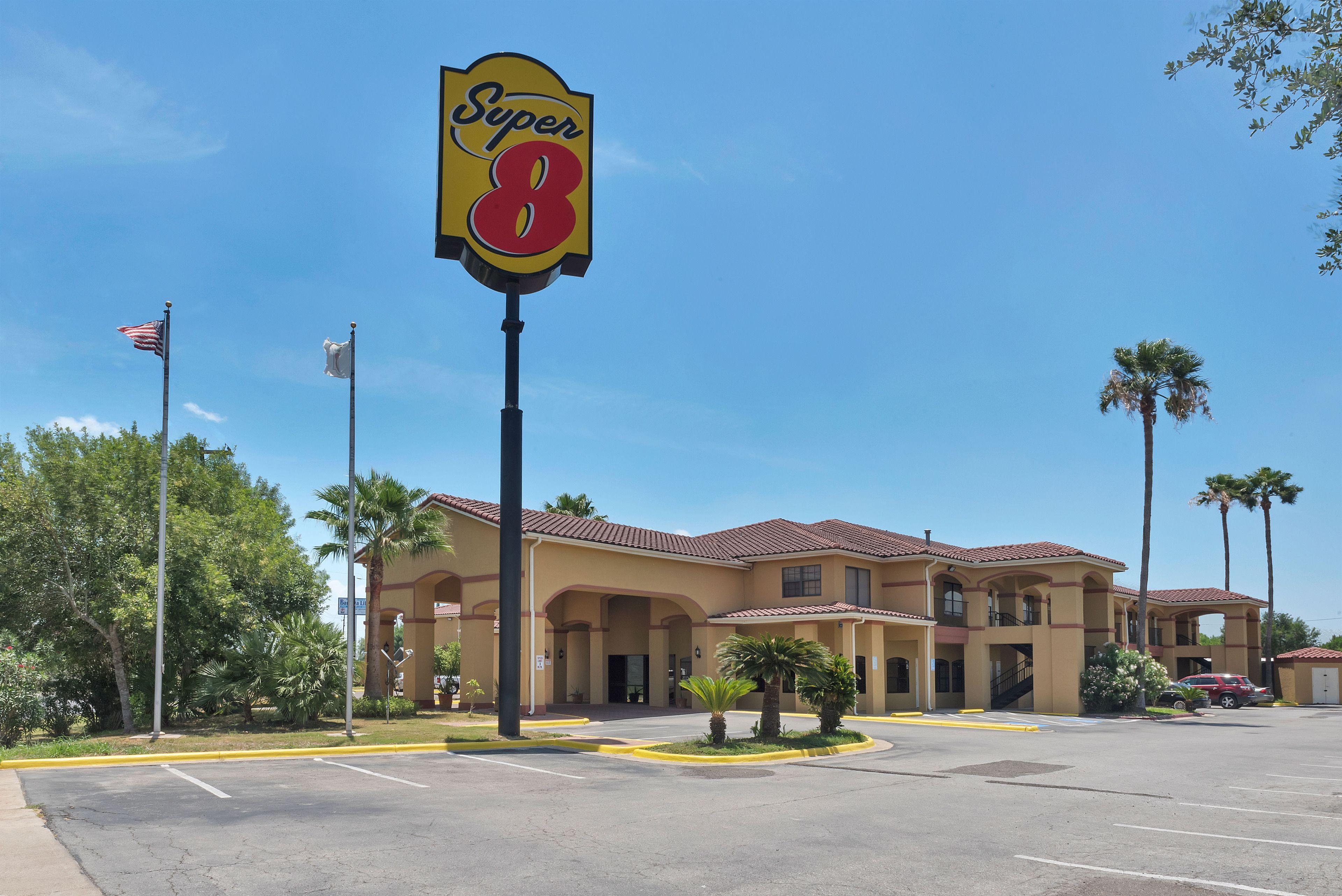 Super 8 by Wyndham Weslaco