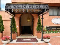 Hotel Saint Simon Hotels near Zona T