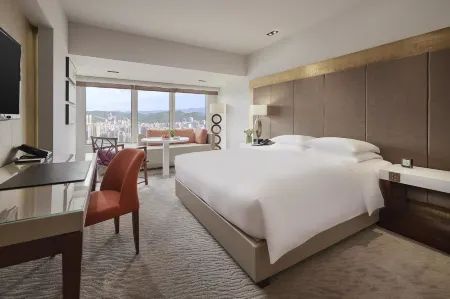 Grand Hyatt Taipei Отели рядом с достопримечательностью «Shi Lin Ci Cheng Gong»