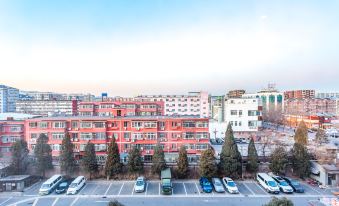 Home Inn Plus (Beijing Wukesong)