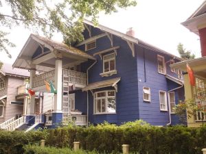 Cambie Lodge