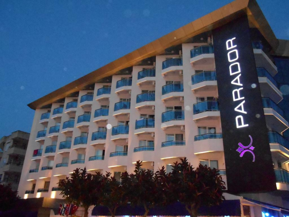 Parador Beach Hotel