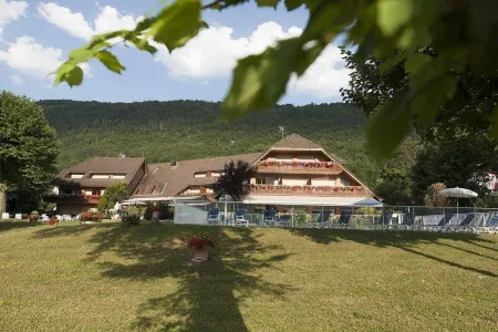 Black Bass Hotel Отели в г. Севрие