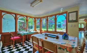 Melville House - Housity