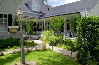 Grand Magnolia Ballroom & Suites Hotels near Mississippi Sandhill Crane National Wildlife Refuge Admin Building And Visitor Contact Station