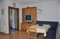 Edelberg Apartments Hotels in Obertilliach