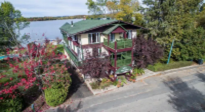 Auberge Villa Bellerive Hotels in Antoine-Labelle Regional County Municipality