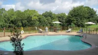 Weston Inn & Suites