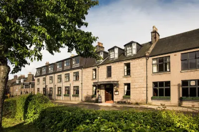 Balmoral Arms Hotels in Tarland