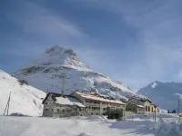 Gasthaus & Hotel Berninahaus Hotels near Camping Cavresc