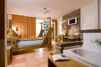 Malerwinkel Hotel Hotels near Tummel jungle indoor playground & indoor play park