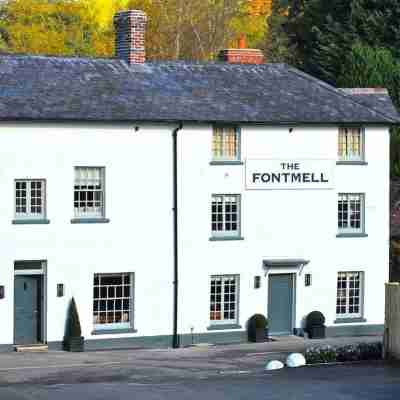 The Fontmell Hotel Exterior