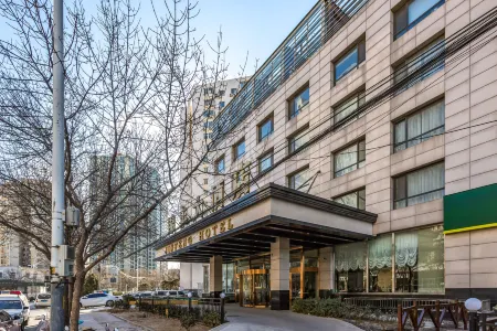 Jinfeng Hotel Отели рядом с достопримечательностью «Nangong Parrot Park»