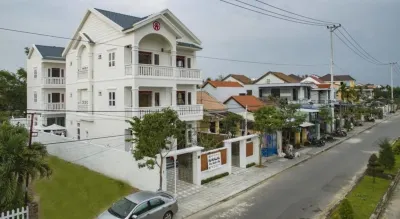 Fullhouse Hội An Các khách sạn ở Tân An