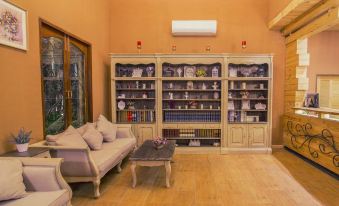Chateau de Bear Hotel - Housity