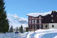 Snö Hotel Candanchú فنادق في Canfranc-Estancion