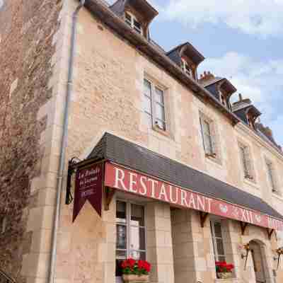 Hôtel-Restaurant-Chambre Insolite Spa - Le XII de Luynes Hotel Exterior