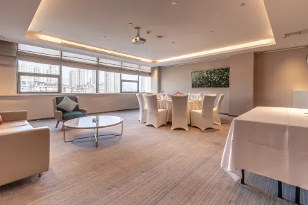 Baolong Yiyue Hotel Отели рядом с достопримечательностью «Hangzhou Polytechnic (Gaoke Road)»