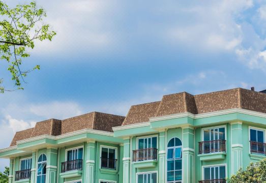 당 덤 인 더 파크의 루프탑 수영장과 왕궁 전경