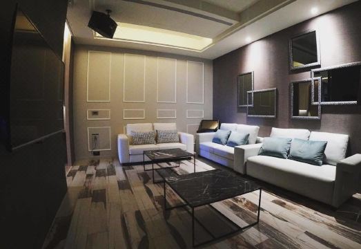 제이 문 빌라 모텔 객실