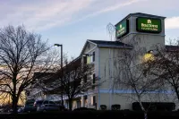 HomeTowne Studios Salem, or Hotel in zona A Dong Market
