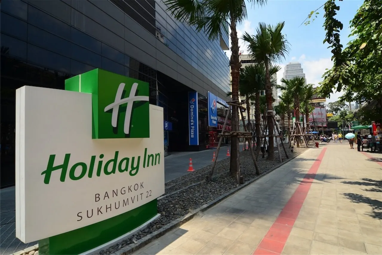 曼谷素坤逸路假日酒店簡介