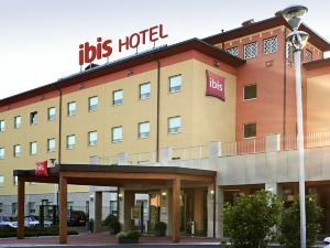 Ibis Como