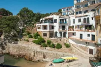 Hotel Aigua Blava Hotels near Cala de S'eixugador