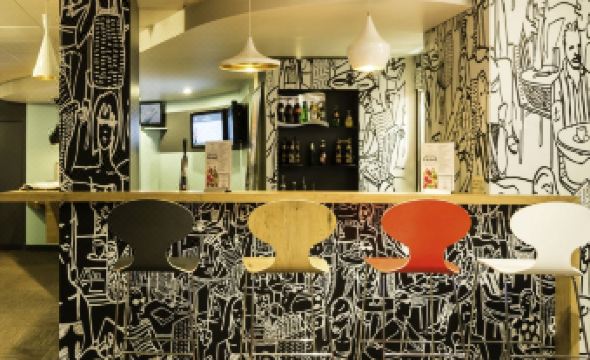 4. 이비스 오를레앙..