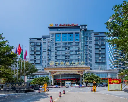 Gold Phoenix Hotel Hotels in Lipu