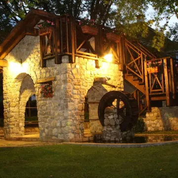 Trevallyn House B&B - Housity