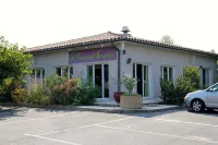 Hôtel Saint Louis Hotel a Le Thor