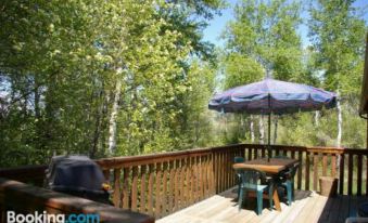 Creekside Cabin