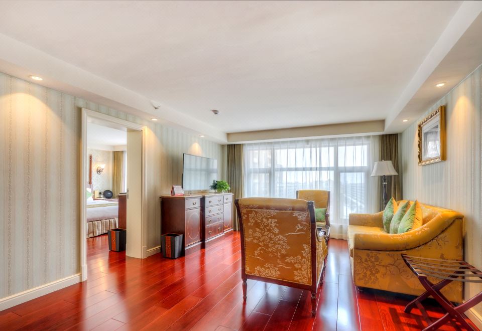 하와이 온천 호텔의 편안한 객실 이미지