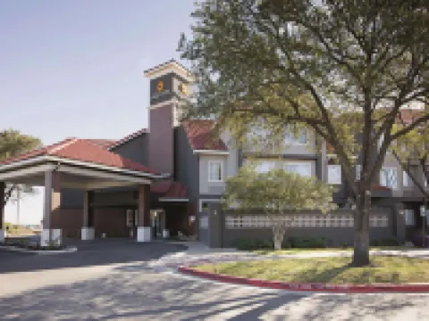 La Quinta Inn & Suites by Wyndham Austin Near the Domain Hotels in Austin