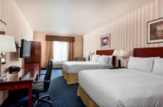 Holiday Inn Express & Suites LATHROP by IHG