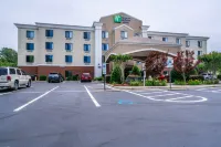 Holiday Inn Express & Suites Roanoke Rapids SE Các khách sạn gần I-95 Sweepstakes