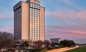 Crowne Plaza Dallas Market Center, an IHG Hotel