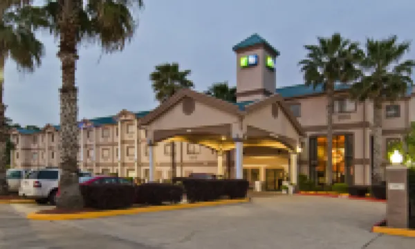 Holiday Inn Express & Suites LAKE CHARLES by IHG