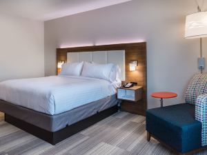 Holiday Inn Express & Suites Fort Worth West