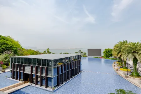 the Palm Beach Hotel Отели рядом с достопримечательностью «Xiamen University - Jiahe College»