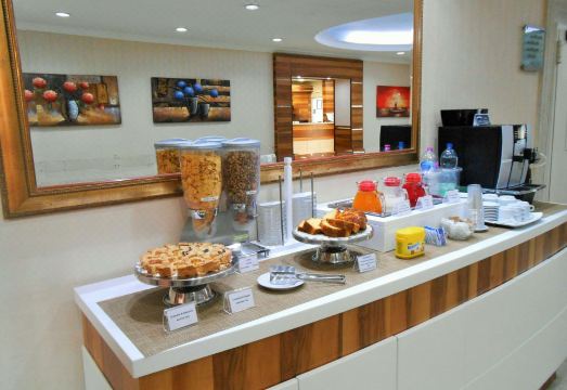 Hotel Riviera Fiumicino 조식 테이블 이미지