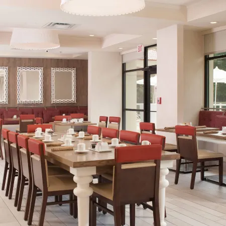 Delta Hotels by Marriott Orlando Lake Buena Vista