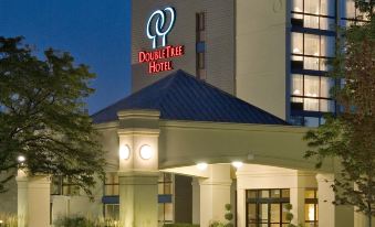 DoubleTree by Hilton Hotel Chicago - Arlington Heights